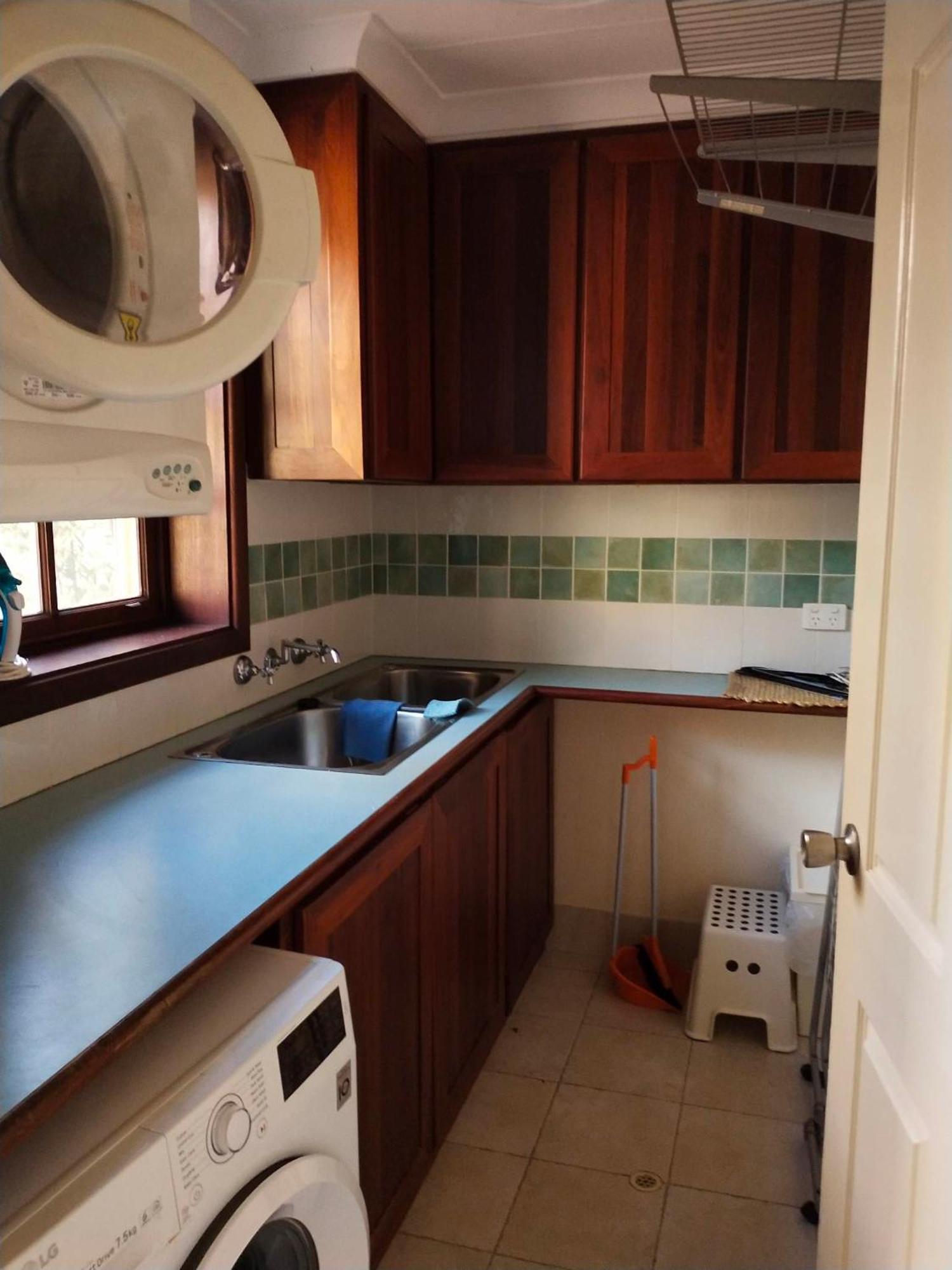 Beautiful & Peaceful 2 Bedroom In Northbridge Villa Perth